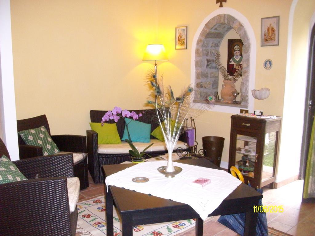 B&B San Nicola Serramazzoni Εξωτερικό φωτογραφία