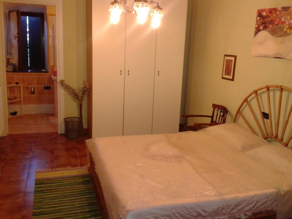 B&B San Nicola Serramazzoni Δωμάτιο φωτογραφία