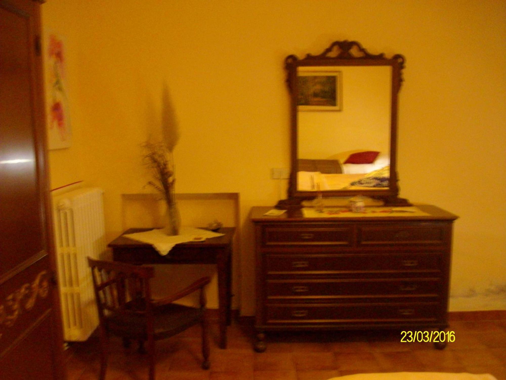 B&B San Nicola Serramazzoni Εξωτερικό φωτογραφία